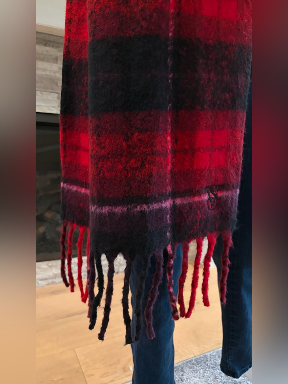 Victoria’s Secret - Classic Preppy Plaid Christmas Scarf in Black Red and Pink - Picture 4 of 7
